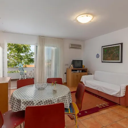 Nice Apartment In Punat With Wifi *